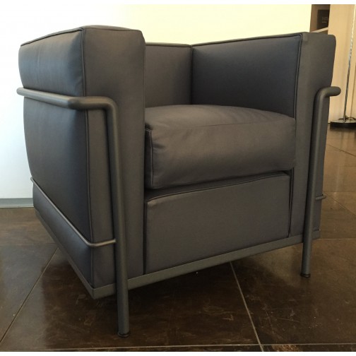 Cassina Design Outlet - Desout.com Cassina Design Outlet - Desout.com